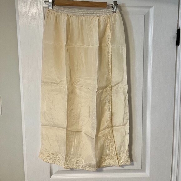 Vintage Silky Cream Slip with Lace from the 1950s - Picture 1 of 8